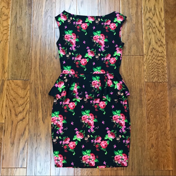 Soprano Sleeveless Floral Peplum Dress - Picture 5 of 5